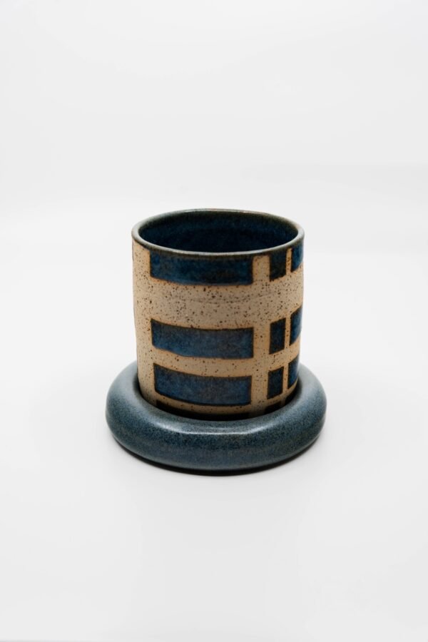 catalogue-4-0-066 Tasse Boudin - bleu mat motifs carreaux