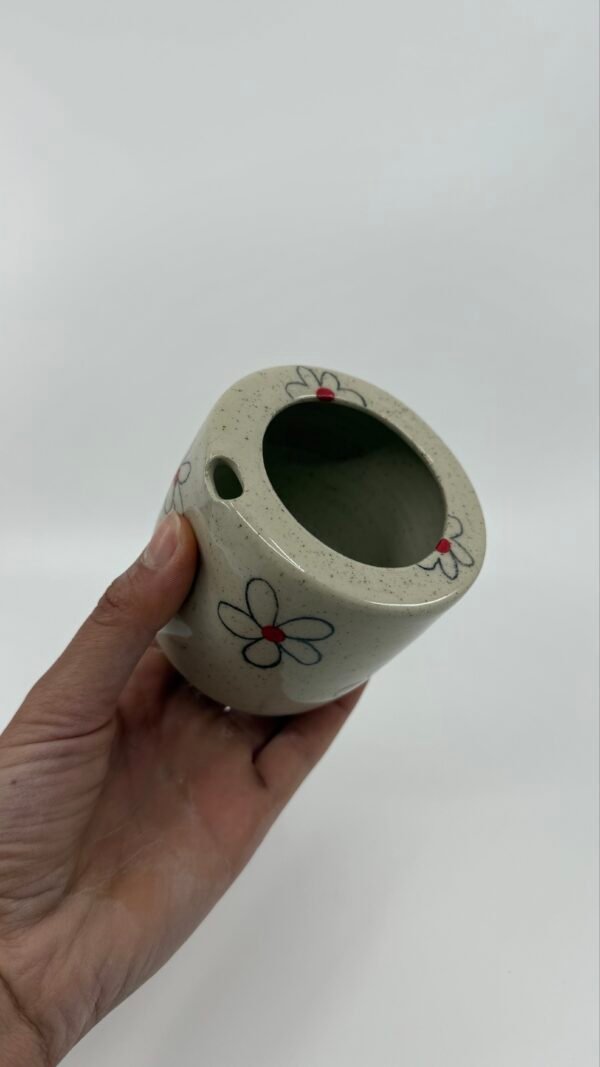 Tasse à encoche fleurs noires