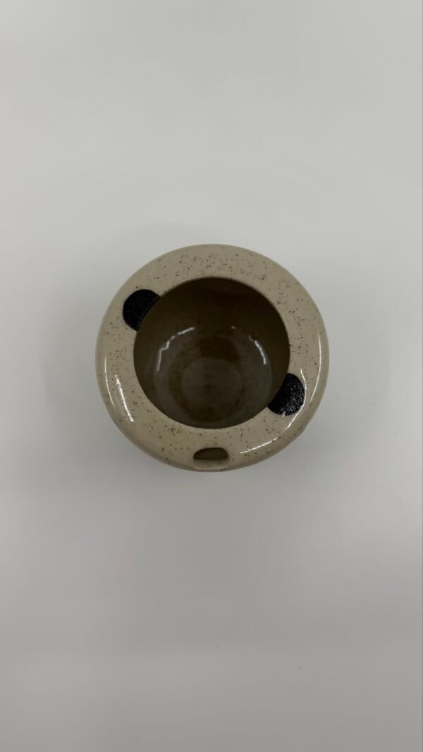 Tasse à encoche pois noirs 2